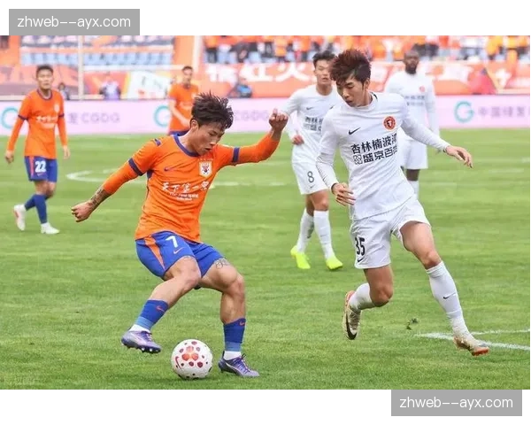 谢文能复出补强右路 泰山边路进攻寻求新的突破点